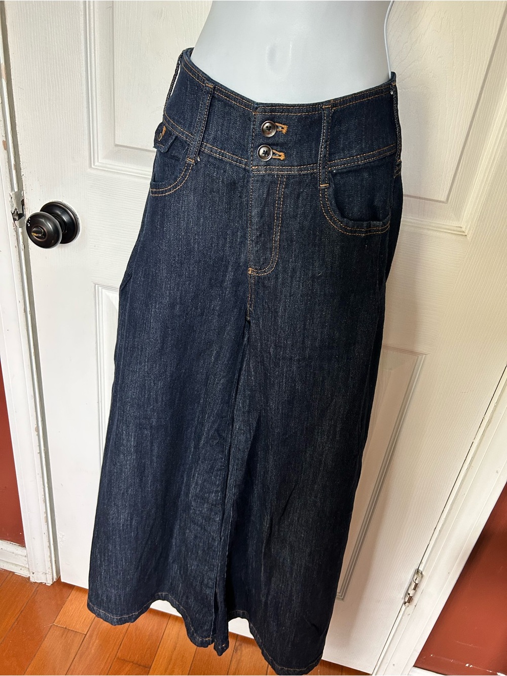 Pilcro Wide-Leg High-Rise Black Denim Jeans - Picture 8 of 11